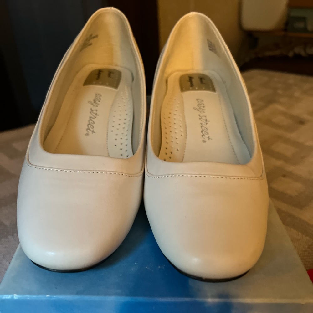 Women shoes Size: 8w